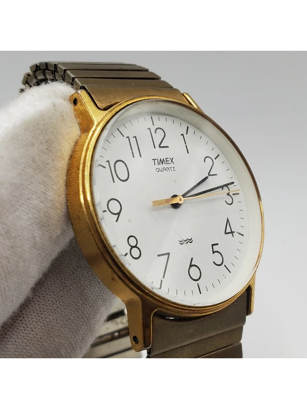 Vintage 1988 Timex Quartz Womens Watch 32mm New Battery Gold Stretch Band